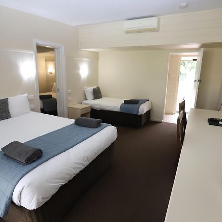 Sleepy Hill Motor Inn Raymond Terrace Exterior foto