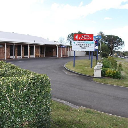 Sleepy Hill Motor Inn Raymond Terrace Exterior foto
