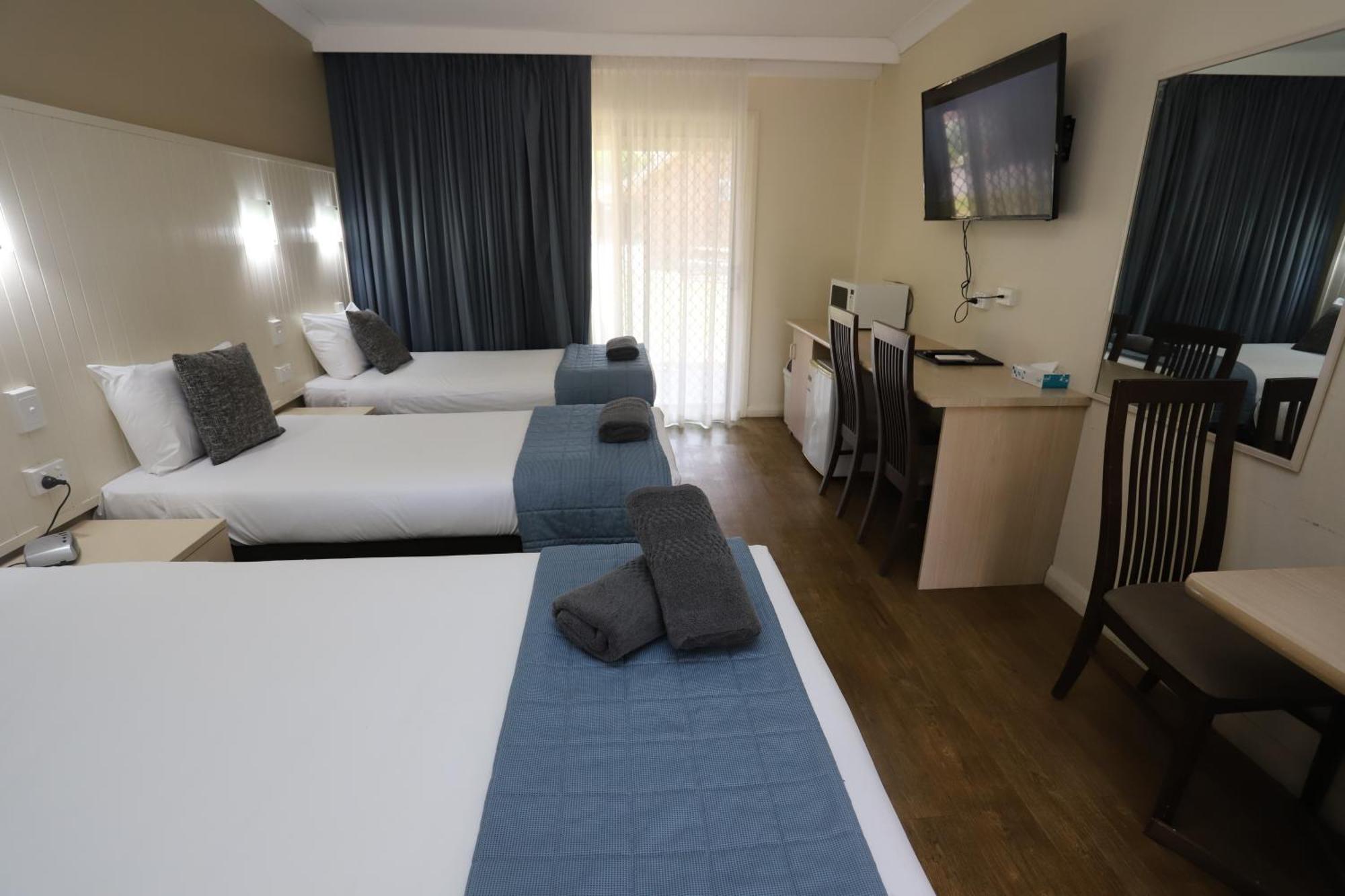 Sleepy Hill Motor Inn Raymond Terrace Exterior foto