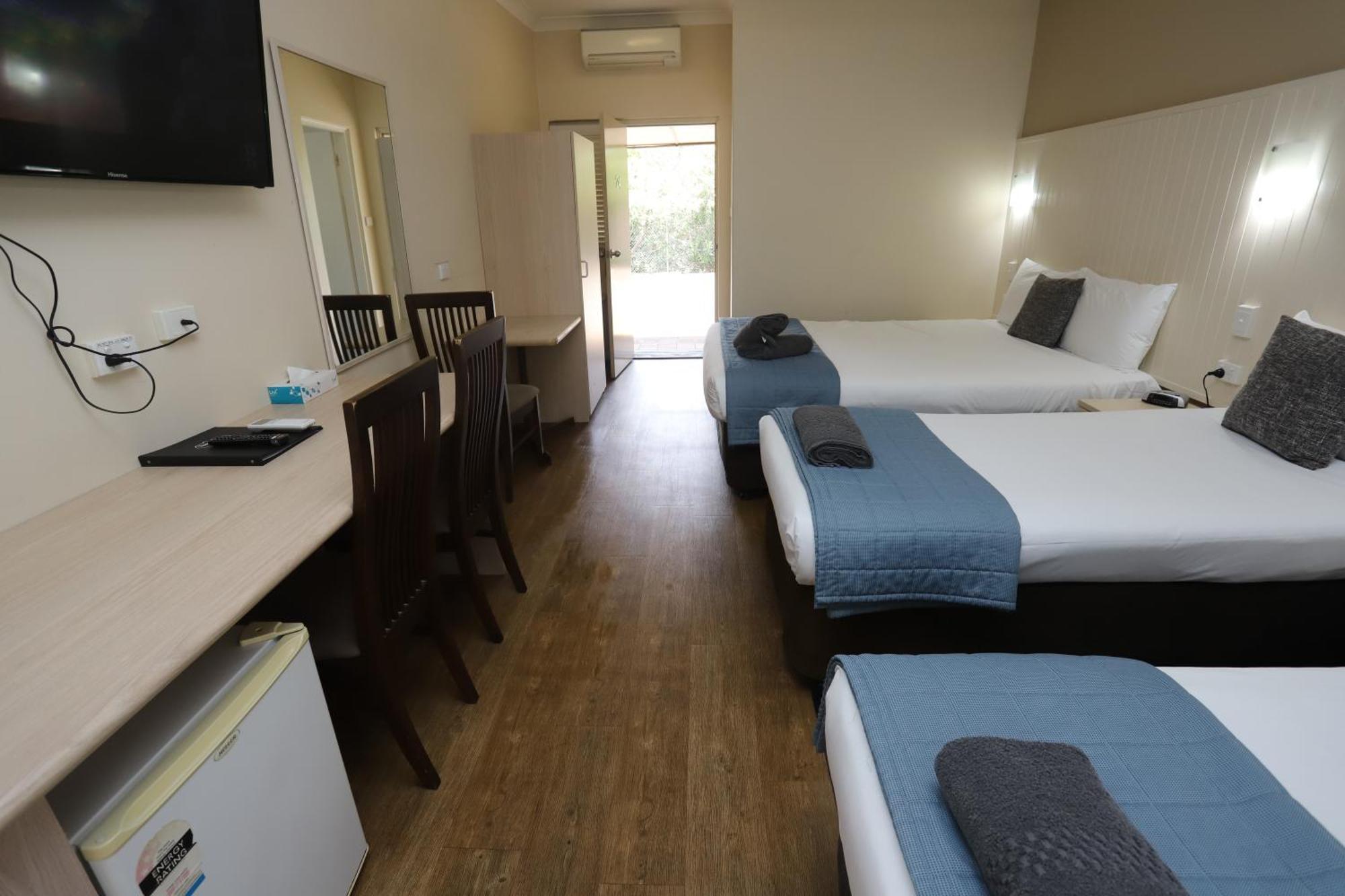 Sleepy Hill Motor Inn Raymond Terrace Exterior foto