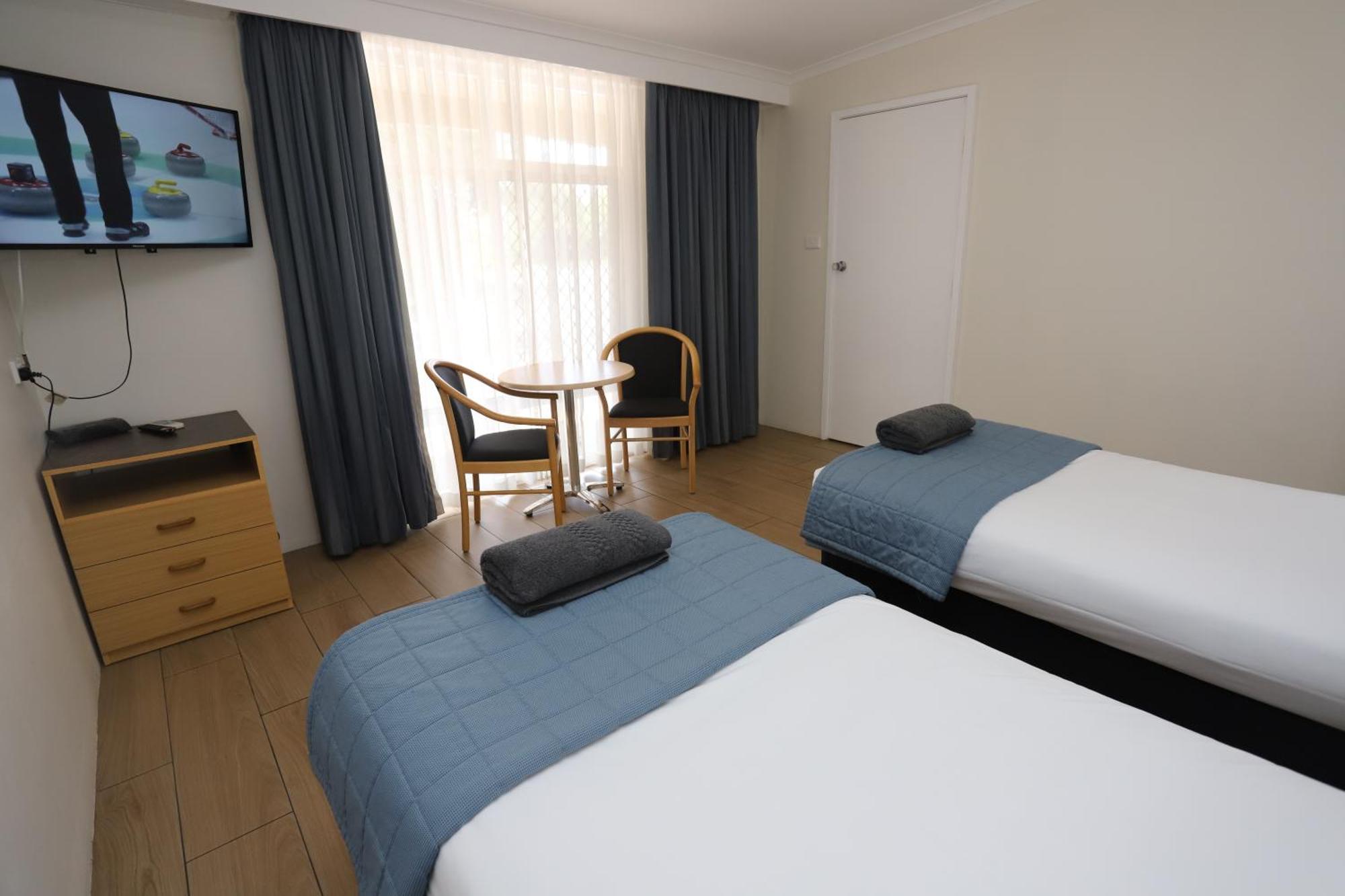 Sleepy Hill Motor Inn Raymond Terrace Exterior foto