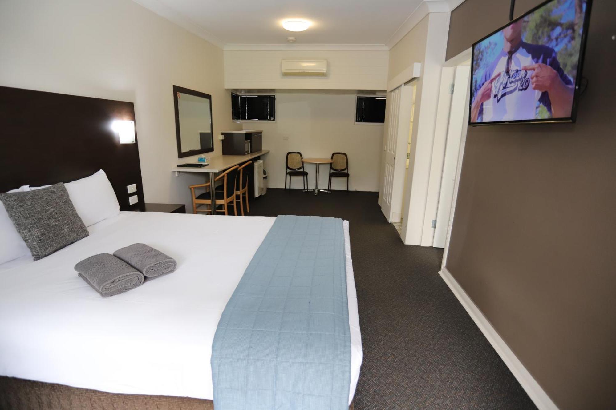 Sleepy Hill Motor Inn Raymond Terrace Exterior foto
