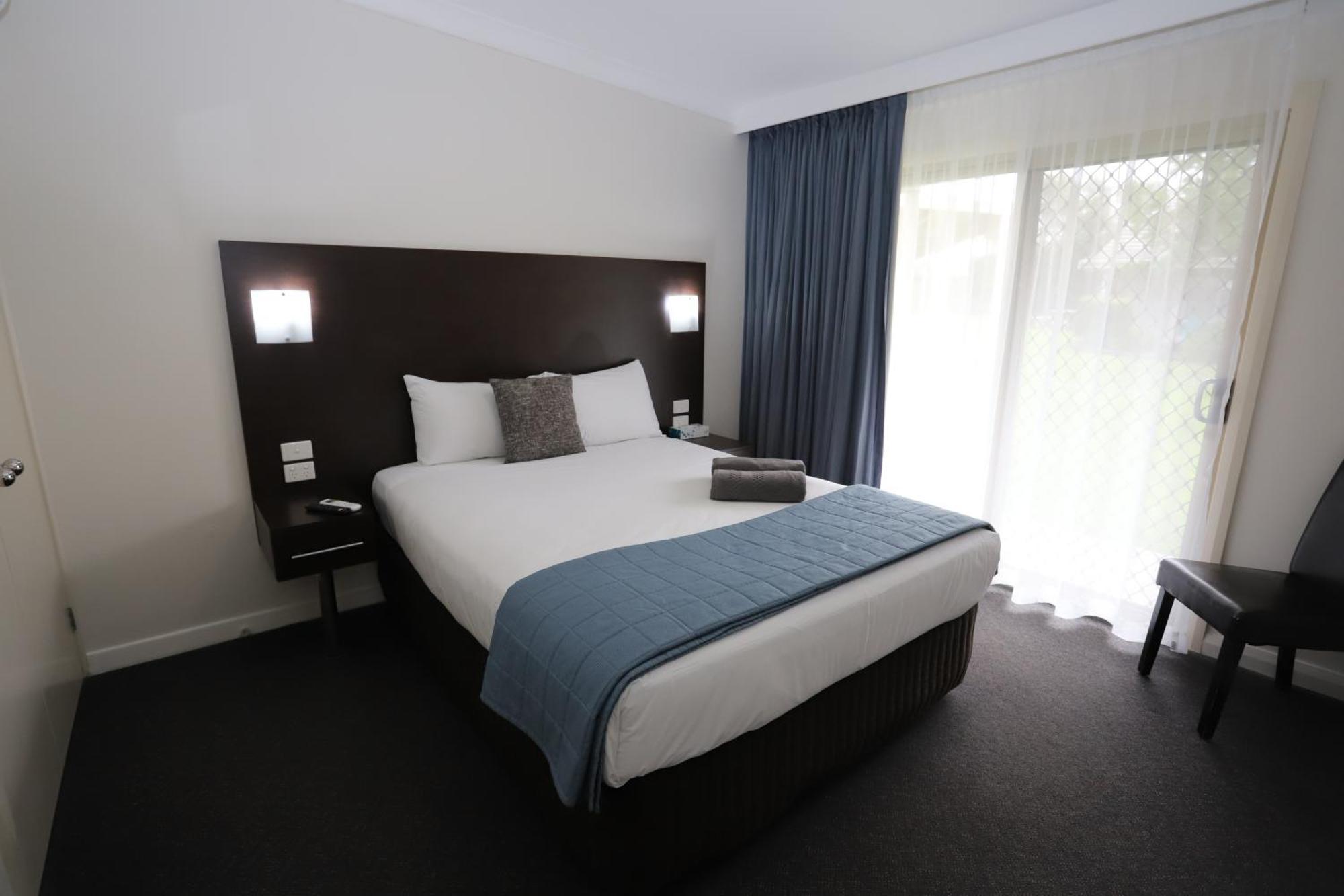Sleepy Hill Motor Inn Raymond Terrace Exterior foto