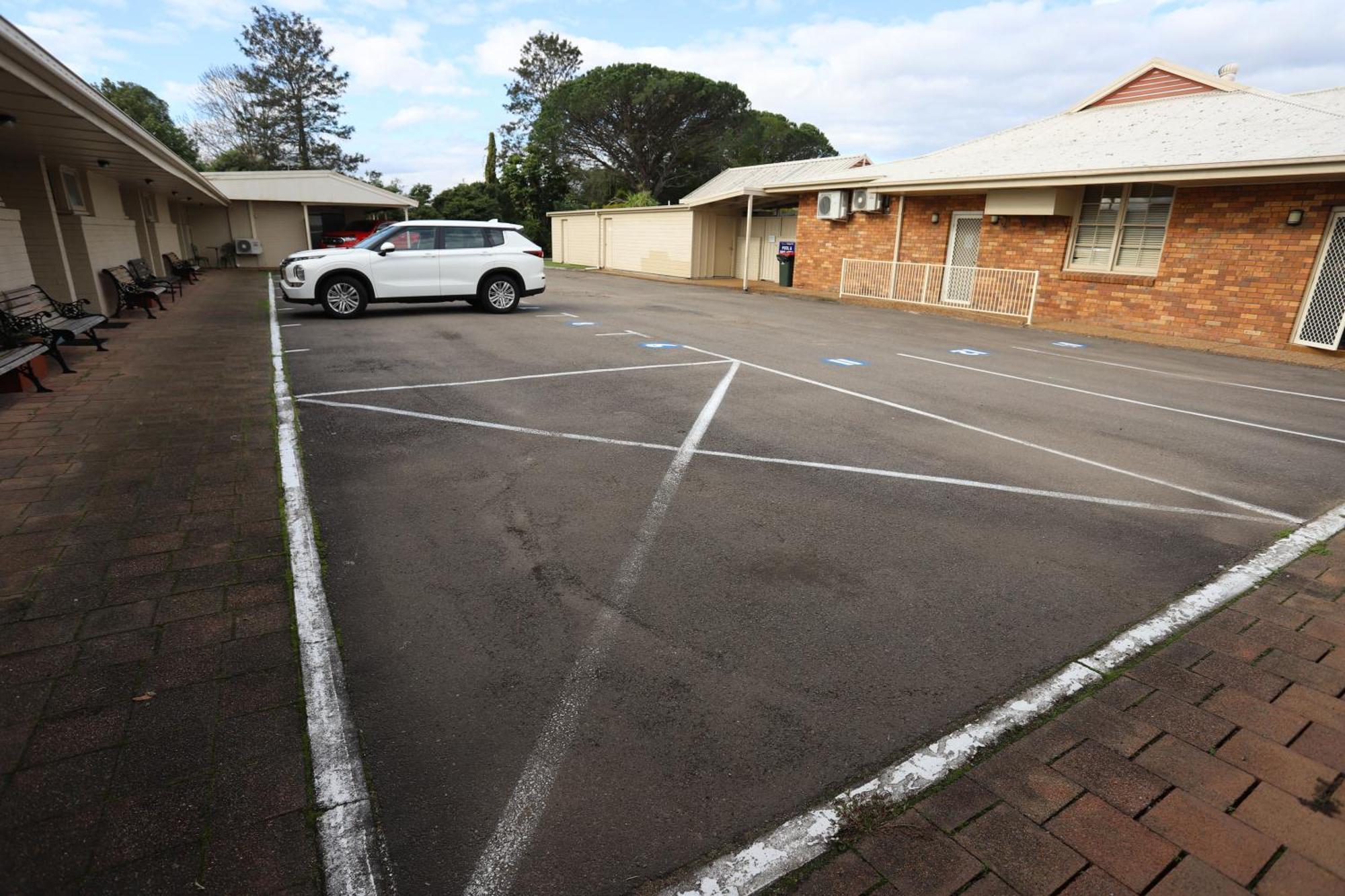 Sleepy Hill Motor Inn Raymond Terrace Exterior foto